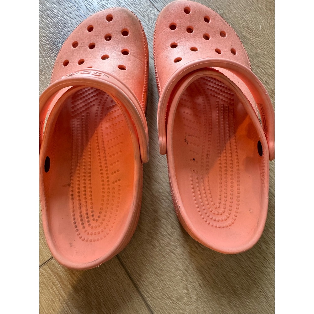 Crocs Classic Clog Coral Orange Women 10 Men 8 Water Friendly Comfort Shoes - Picture 3 of 4